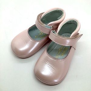 De Osu baby Soft sole Mary Jane pink pearlized leather. Size US 4 NWT